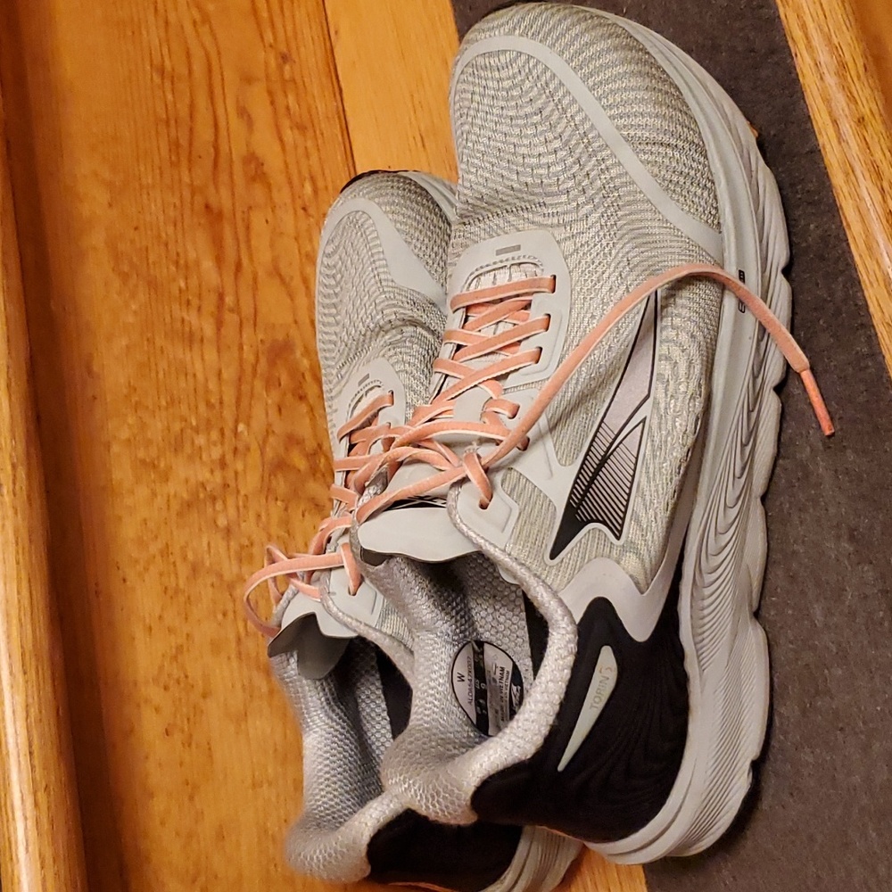 Altra Torrin Cyan/Black/Peach Size 9 Women's Running Sneakers